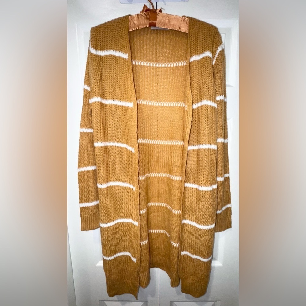 Active USA Striped Mustard/burnt gold Cardigan Sweater w pockets size M EUC